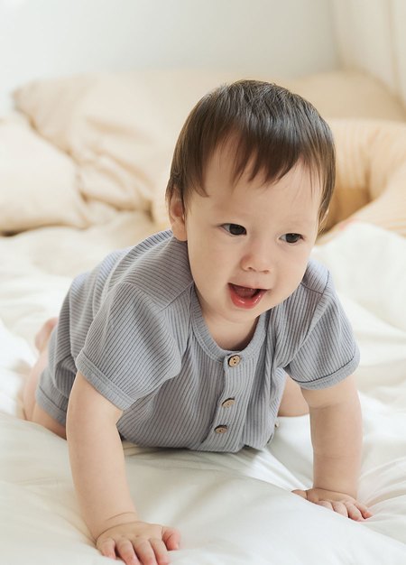 BABY坑條連身包屁衣-灰藍1