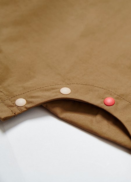 BABY 假兩件剪接連身包屁衣-駝色4