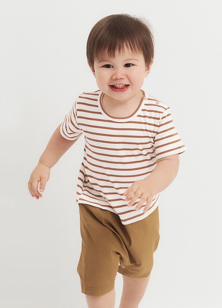 BABY 假兩件剪接連身包屁衣-駝色1