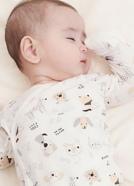 新生兒Q彈棉質長袖包屁衣-狗狗-白色2