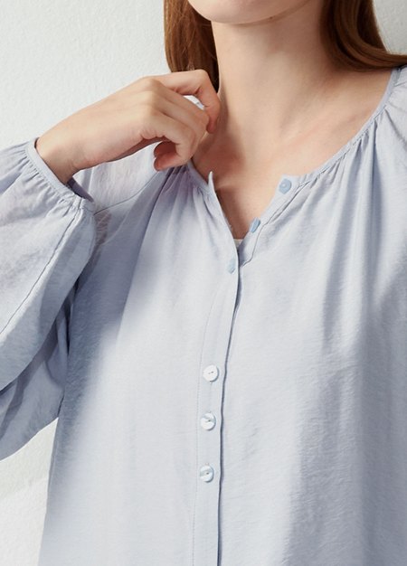 簡約圓領縮褶廓型孕哺襯衫-籃紫1