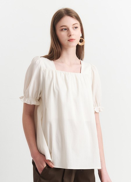 優雅方領蓬袖孕哺上衣-米色1