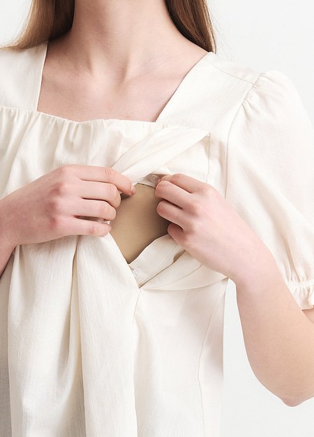 優雅方領蓬袖孕哺上衣-米色2