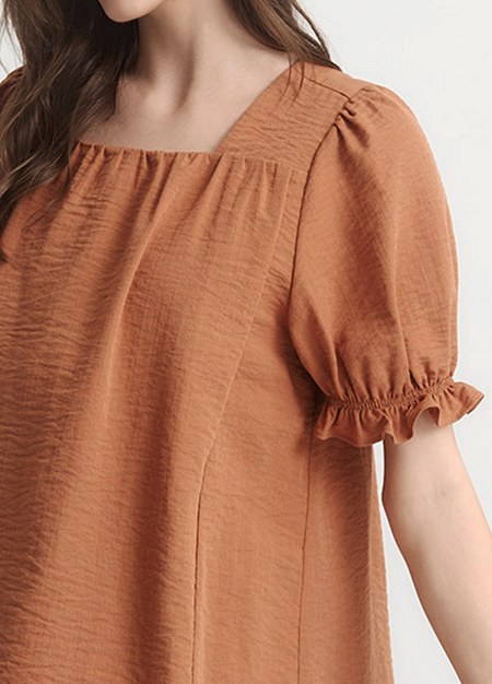 優雅方領蓬袖孕哺上衣-駝色1
