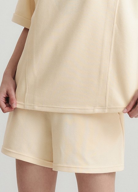 華夫格休閒寬版孕哺上衣-米色4