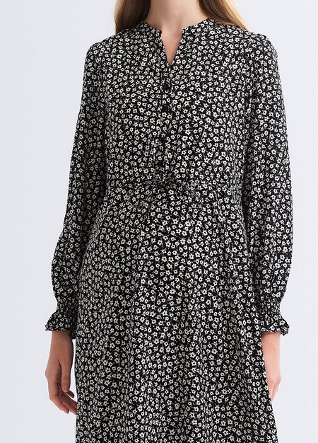 小立領半開襟腰繫帶孕哺洋裝-黑色4